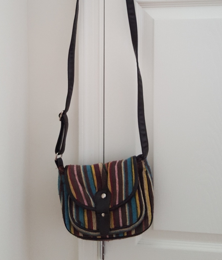 Multicolored Crossbody Purse - Picture 4 of 4